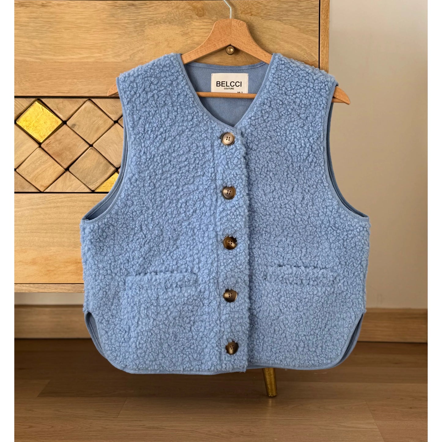 GILET SANS MANCHE EN MOUMOUTE COULEUR BLEU CIEL