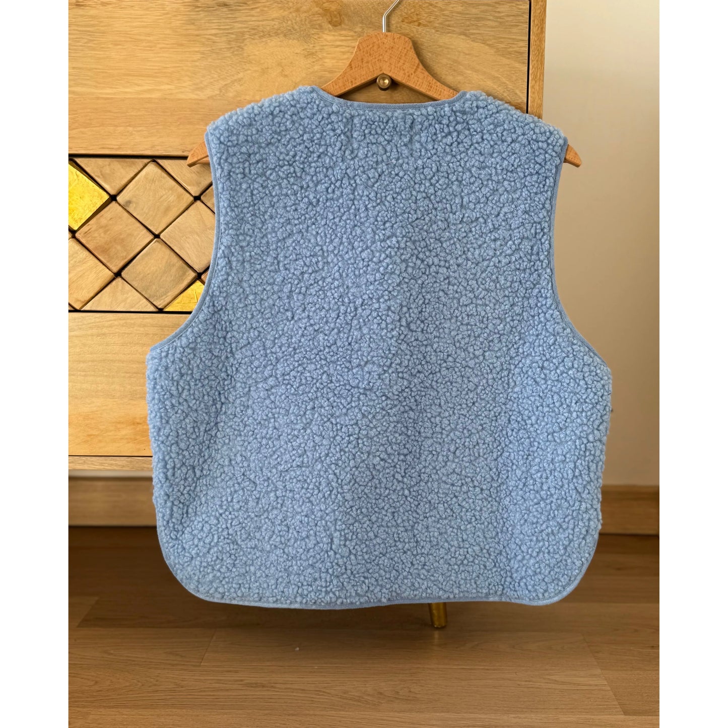 GILET SANS MANCHE EN MOUMOUTE COULEUR BLEU CIEL