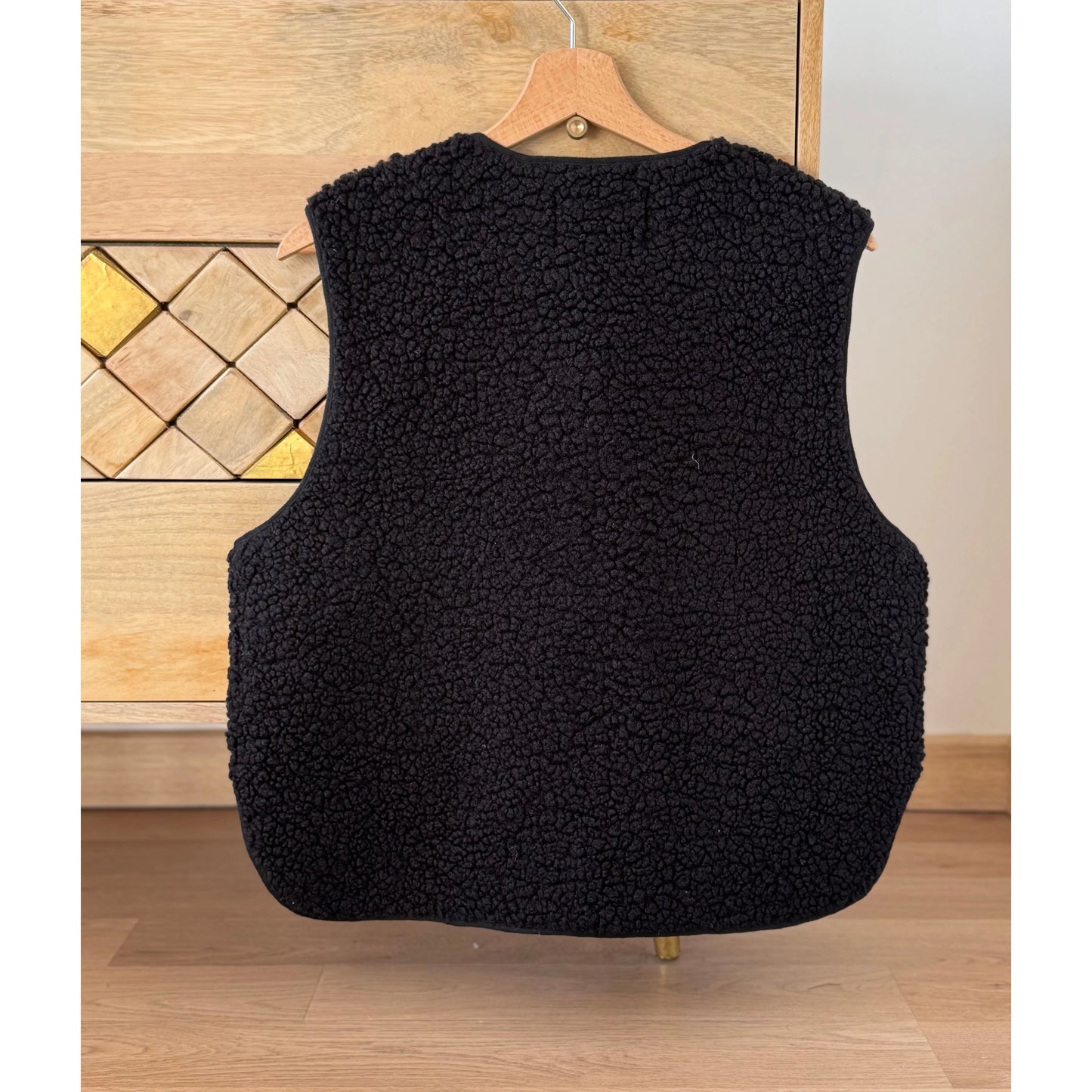 VESTE SANS MANCHES BELCCI COULEUR NOIRE
