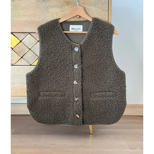 GILET SANS MANCHES EN MOUMOUTE COULEUR KAKI