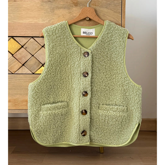 GILET SANS MANCHE EN MOUMOUTE COULEUR VERT